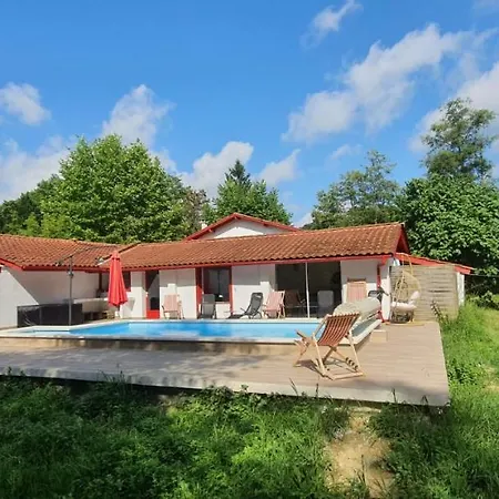 Hébergement de vacances Mendi Ura *